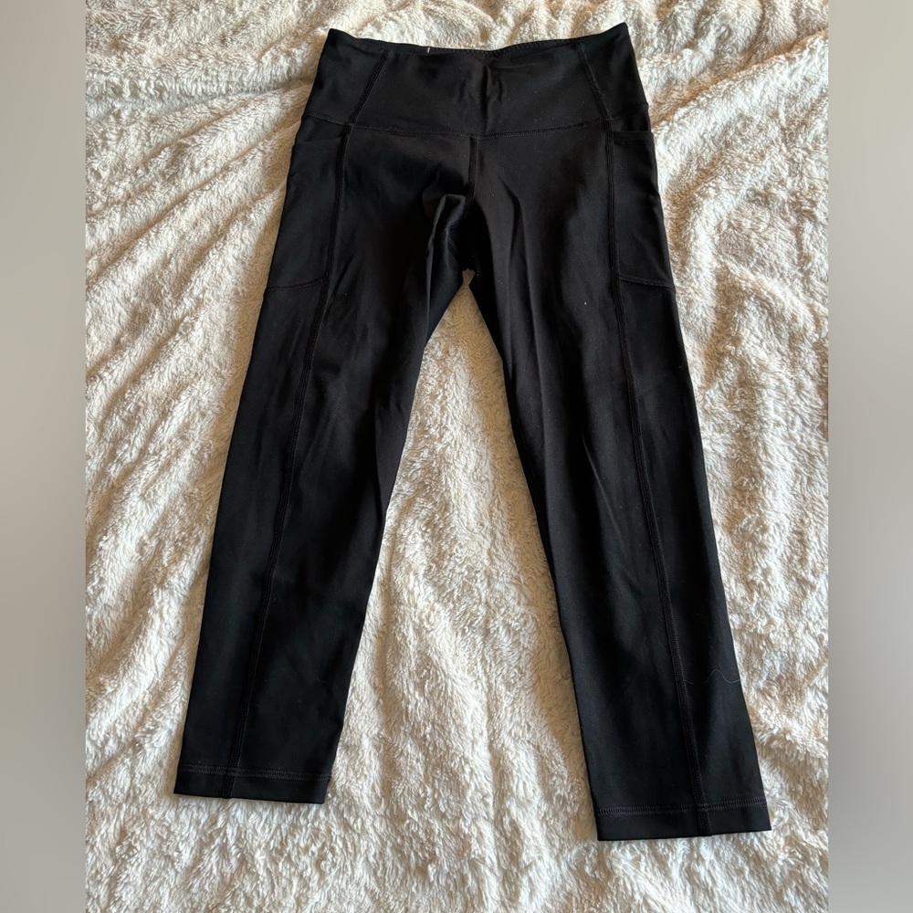 Knockout by Victoria’s Secret
Victoria Sport leggings